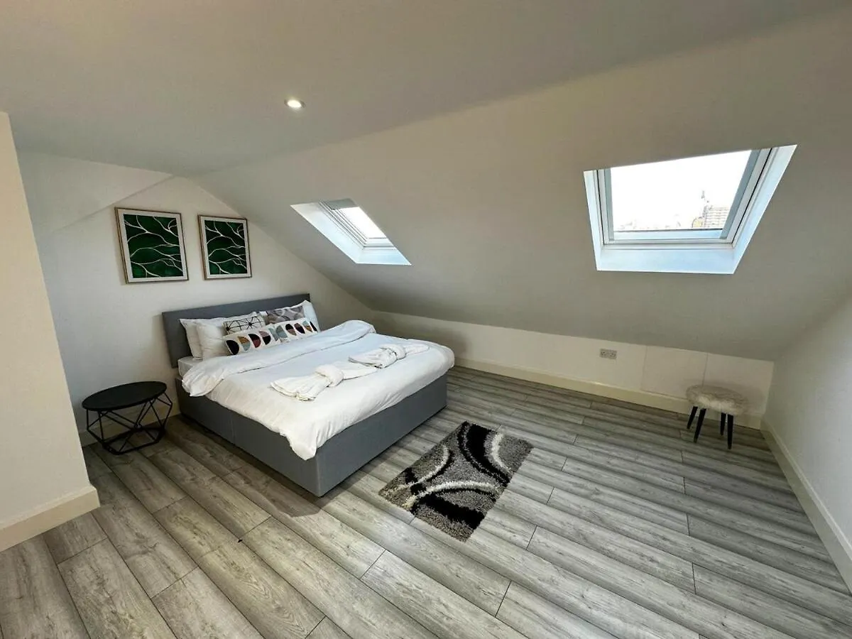 Stylish 3-Bedroom Apartment Southall United Kingdom