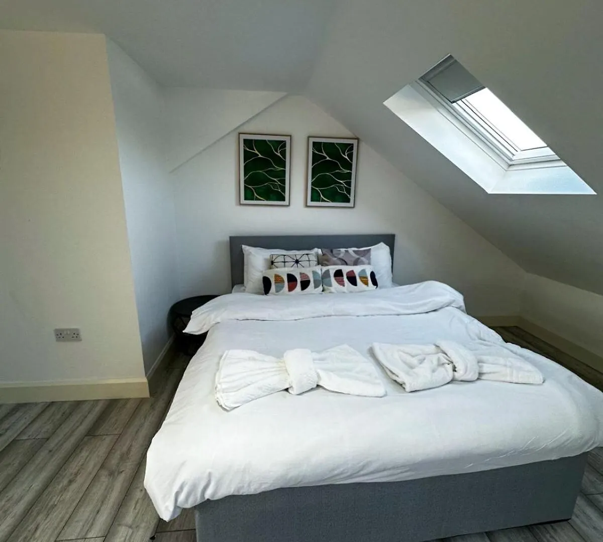 Stylish 3-Bedroom Apartment Southall 0*,  United Kingdom