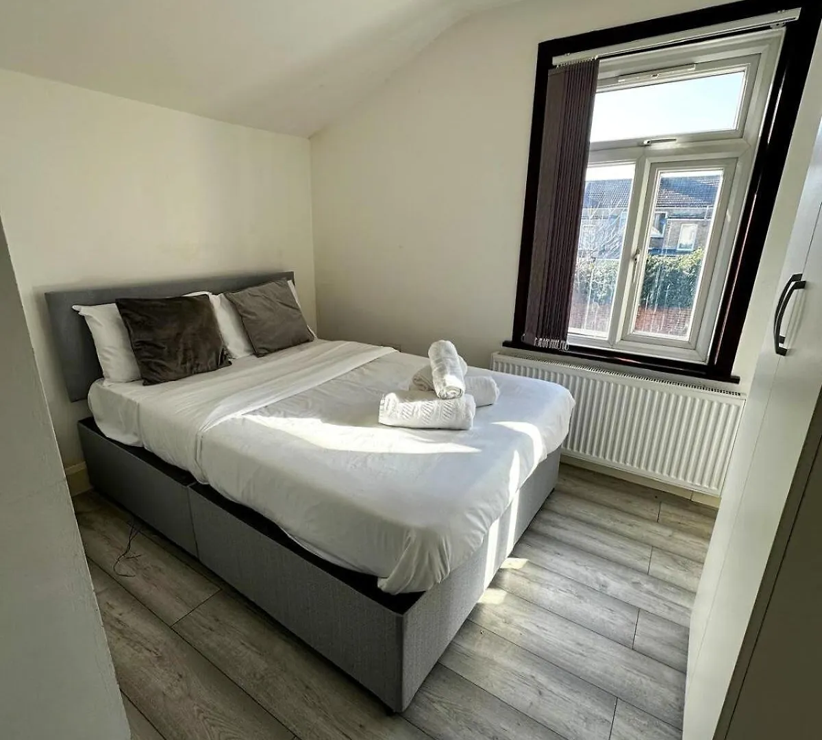 Stylish 3-Bedroom Apartment Southall United Kingdom