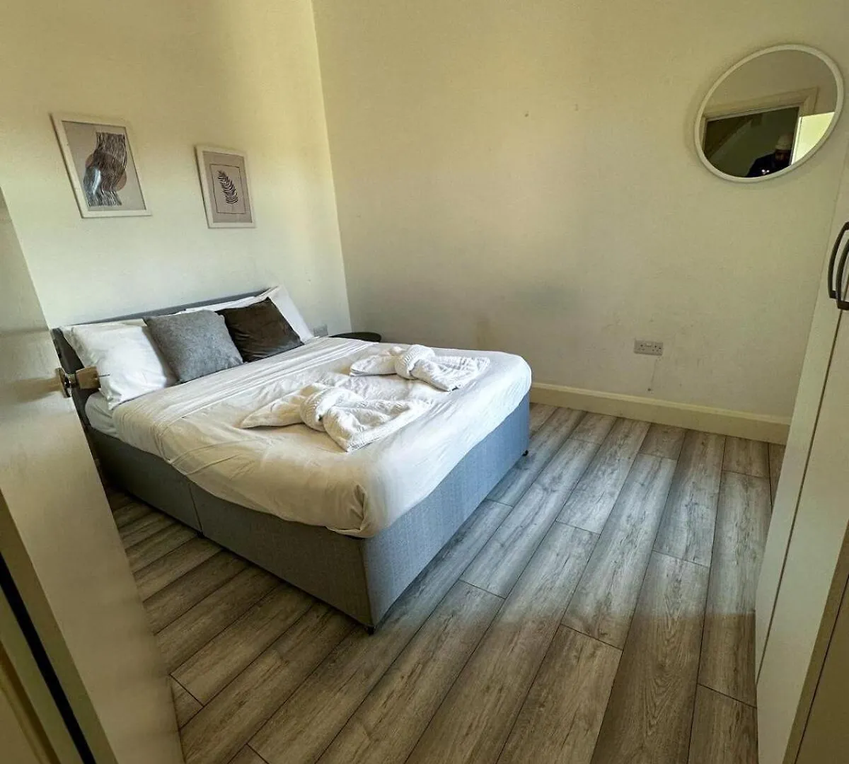 Stylish 3-Bedroom Apartment Southall 0*,  United Kingdom